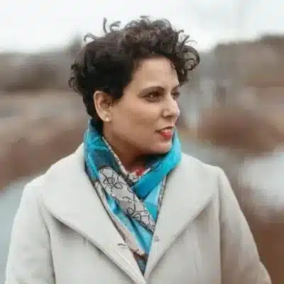 Empreendedora transforma hobbies em negócio milionário com a Shivani’s Kitchen