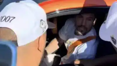 Lyanco se envolve em discussão com torcedores após episódio na final da Sul-Americana