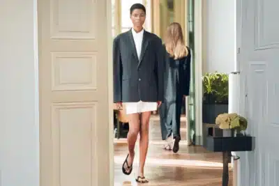 The Row eleva chinelo a símbolo de luxo e desejo globalmente