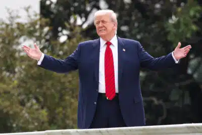 Trump encerra governo controverso com recorde de tensões e intervenções