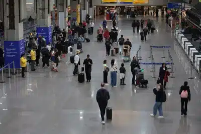 Anac prepara regras para punir passageiros com comportamento inadequado em voos