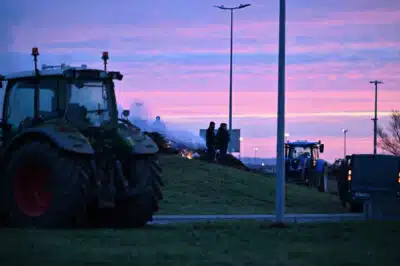 Agricultores franceses bloqueiam porto de Le Havre em protesto e busca por soberania alimentar