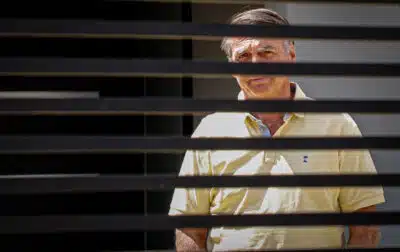 Vereador Carlos Bolsonaro Alerta para Crise de Saúde do Ex-Presidente na Cubatão