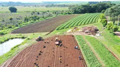 Lula e Teixeira formalizam repasse de R$ 2,7 bilhões para Terra da Gente