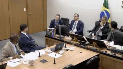 Carlos Vieira Von Adamek confronta Cristiano Cozer em depoimento do Banco Central em 2025