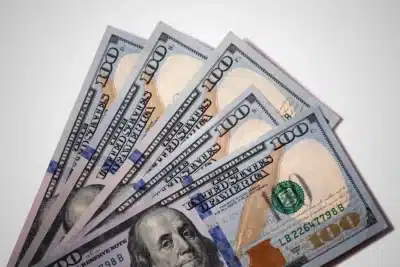 Dólar à Vista Cai R$0,34 no Mercado Doméstico – Maduro e PMI EUA Impactam