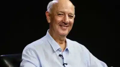 Roberto Arruda anuncia pré-candidatura a Brasília em 2026, com desafios legais