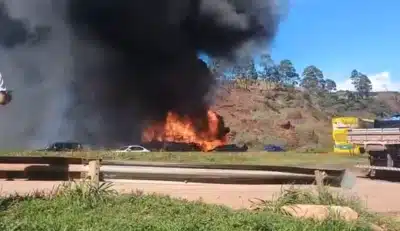 Ônibus Clandestino Incendeia Fernão Dias: Passageiros Escapam sem Ferimentos