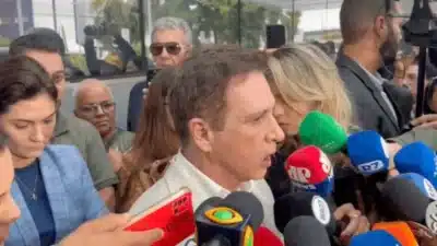 Caiado: Bolsonaro sofre traumatismo craniano leve e apresenta déficit de memória
