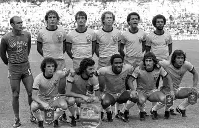 Copa de 1982: Memória e Fascínio da Seleção Brasileira em “82 Uma Copa para Sempre”