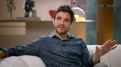 Caio Blat celebra formatura do filho Antonio Blat em momento emocionante