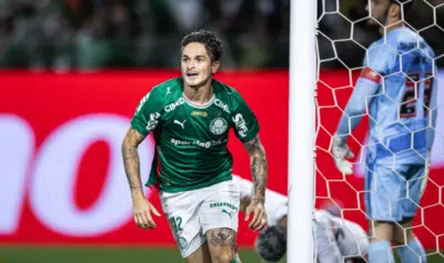 Palmeiras vence São Paulo por 3 a 1 e lidera Campeonato Paulista!