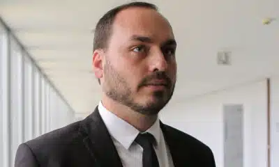 Flávio Bolsonaro e Tarcísio de Freitas buscam ‘CEO’ para o Planalto, critica Lula
