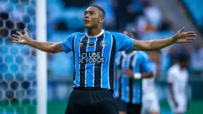 Grêmio Domina e Goleja São Luiz em Partida Expressiva na Arena