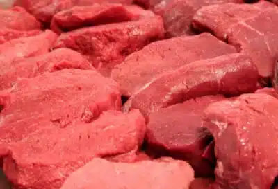 Brasil bate recorde histórico em exportações de carne bovina em 2025
