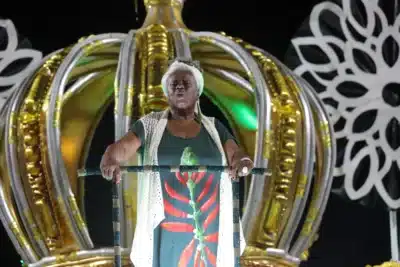 Conceição Evaristo prestigia ensaio técnico da Império Serrano em homenagem a Ponciá Evaristo