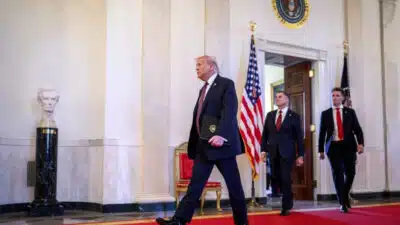 Trump Celebra Primeiro Ano de Mandato em Segundo Mandato com Alegadas Vitórias