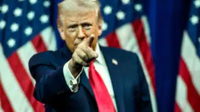 Trump Anuncia Teto de 10&percnt; em Taxas de Cartão de Crédito