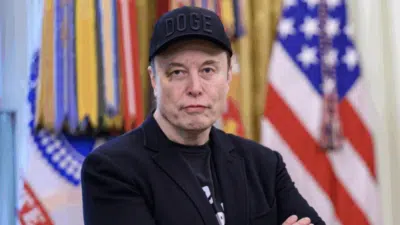 Tesla: Lucro Queda em 46&percnt; em 2025 e Novos Rumos da Empresa