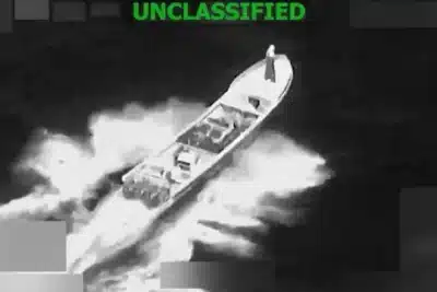 Exército Americano Ataca Embarcação no Pacífico e Mortalidade em Operação Drogas