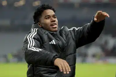 Endrick encanta Lyon: humildade e talento do atacante impressionam franceses