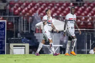 São Paulo vence São Bernardo por 1 a 0 em clássico tenso e com clima turbulento