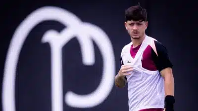 Corinthians: Cirurgia no Punho de Rodrigo Garro Após Fratura no Maracanã