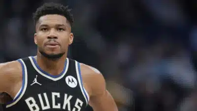 Giannis Antetokounmpo anuncia possível fim de ciclo nos Milwaukee Bucks