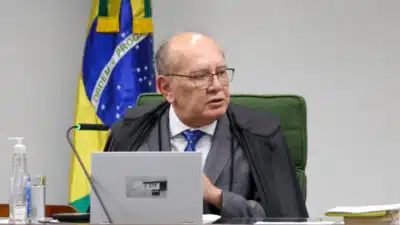 Ministro Toffoli Defende Arquivamento de Pedidos de Impeachment no Caso Master