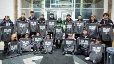 LeBron James retribui à comunidade com a “I Promise School” em Akron