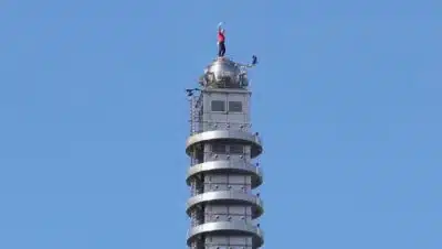 Alex Honnold escala Taipei 101 sem cordas em feito impressionante