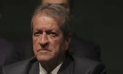 Bolsonaro e Valdemar Costa Neto sob restrição: PL busca flexibilização da prisão