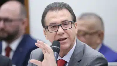 Luiz Marinho culpa juros altos por queda de empregos em 2025 e aponta para setor bancário