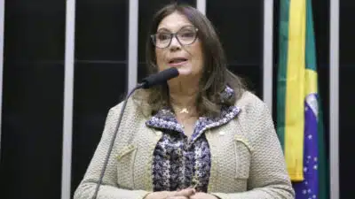 Bia Kicis Revela Traumatismo em Bolsonaro: Detalhes e Circunstâncias