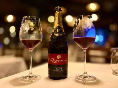 Espumantes Tintos de Portugal: Crescimento, Sabores e Novas Harmonizações