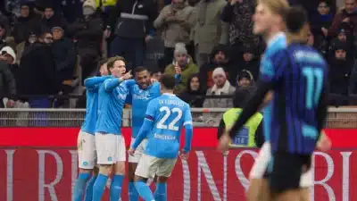 Napoli x Inter Empata em Jogo Decisivo da Serie A com Gols de McTominay