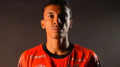 Luiz Gustavo reforça o Athletico Paranaense em novo desafio rubro-negro!