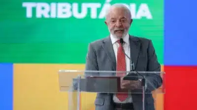 Lula critica “destrutores do país” e defende urnas eletrônicas em Maceió