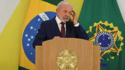 Lula submete cirurgia de catarata: recuperação esperada no mesmo dia