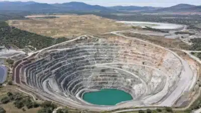 China Inicia Operação de Fábrica com Nova Tecnologia de Extração de Lítio