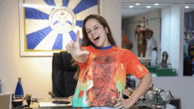 Acadêmicos de Niterói estreiam com Lula em enredo e presença de Bia Lula!