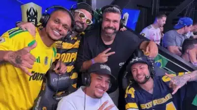 Neymar e Vitor Roque protagonizam divertida troca de camisas e brincadeiras na Kings League