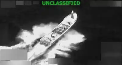 Exército dos EUA Ataca Embarcação no Pacífico e Causa Vítimas Fatuais