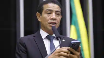 Deputado do PL Propõe Proibição de Representações Ofensivas no Carnaval