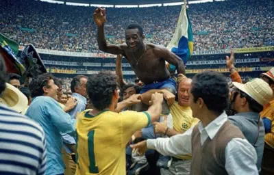 TV Tupi celebra tricampeonato mundial de 1970 com Pelé e Jerônimo Bastos