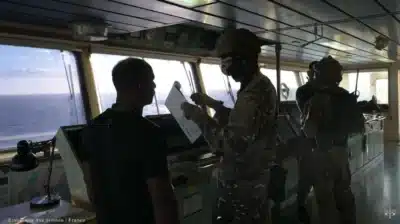 França intercepta petroleiro russo no Mediterrâneo com apoio internacional