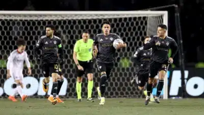 Qarabag Surpreende Frankfurt em Jogo Decisivo da Champions League!