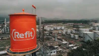 ANP Interdiz Refinaria de Manguinhos: Crise de Segurança e Alerta Máximo!