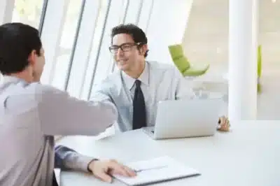 Relacionamentos Profissionais: Estratégias para o Trabalho Híbrido e Engajamento