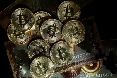 Bitcoin Queda Drástica: Cotação Mais Baixa Desde Dezembro de 2025!